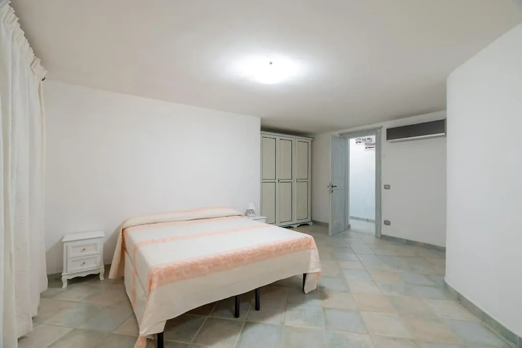 Karex Villa Capo Coda Cavallo