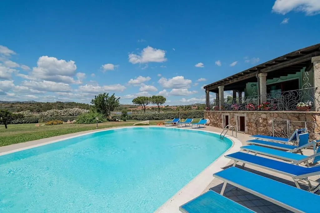 Karex Villa Capo Coda Cavallo