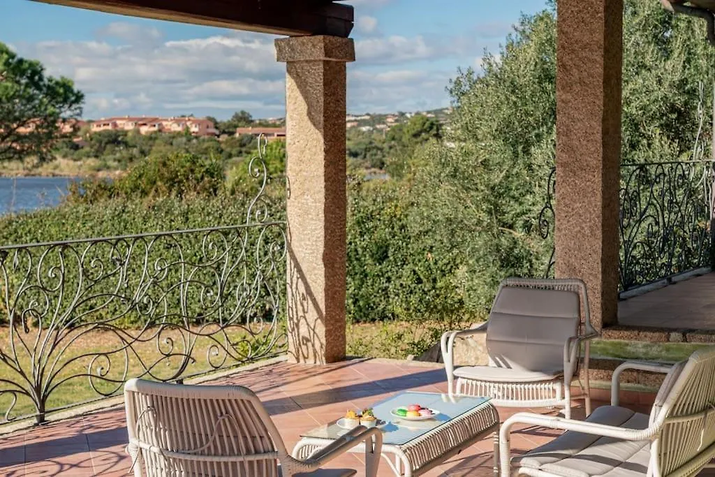 Karex Villa Capo Coda Cavallo