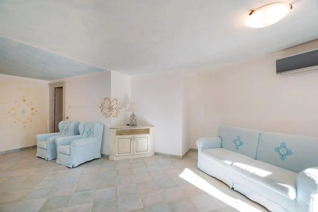 Karex Villa Capo Coda Cavallo Italien