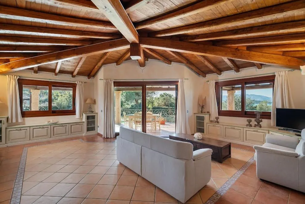 Karex Villa Capo Coda Cavallo