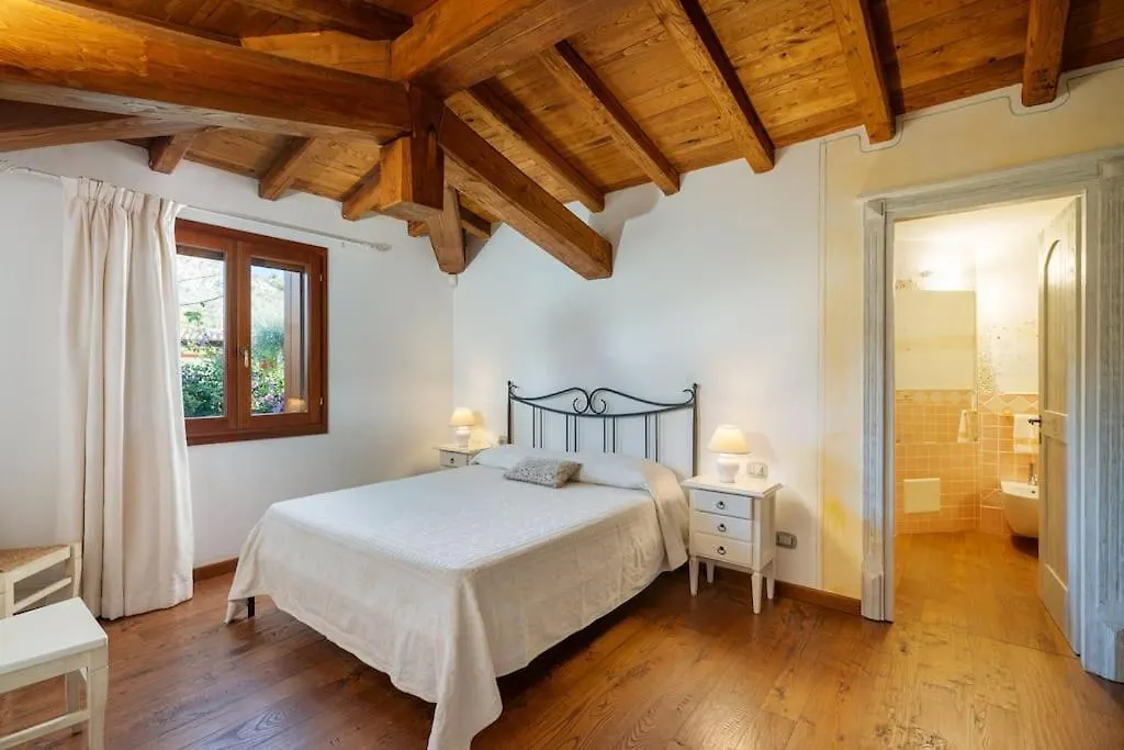 Karex Villa Capo Coda Cavallo Italien