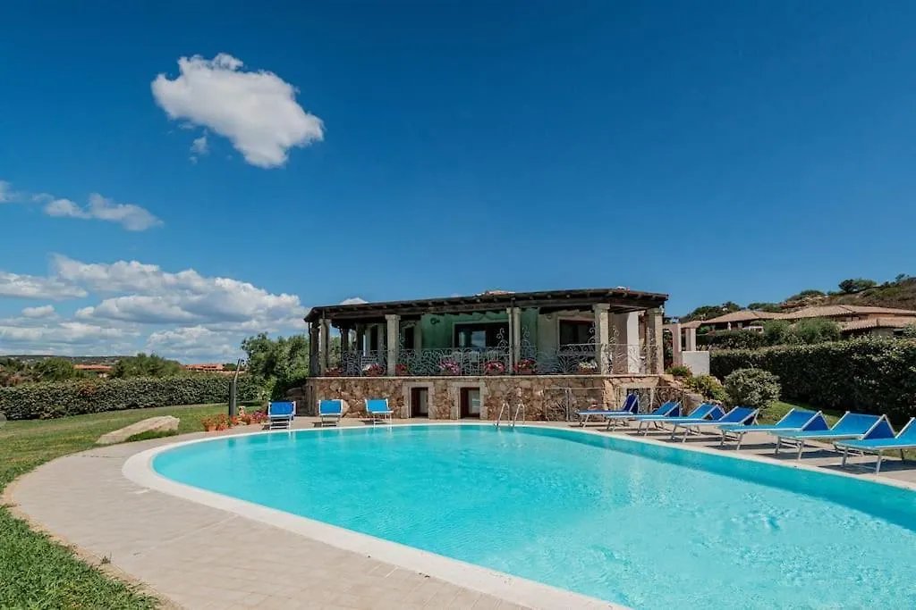 Karex Villa Capo Coda Cavallo
