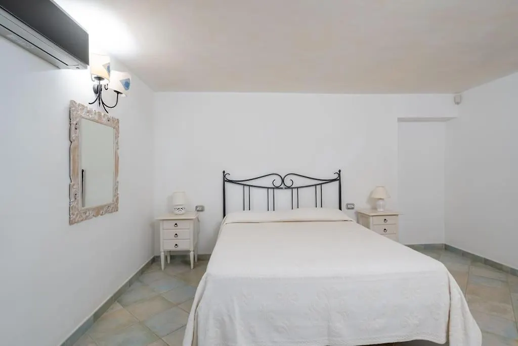 Karex Villa Capo Coda Cavallo